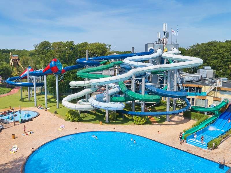 Tikibad: 21 glijbanen